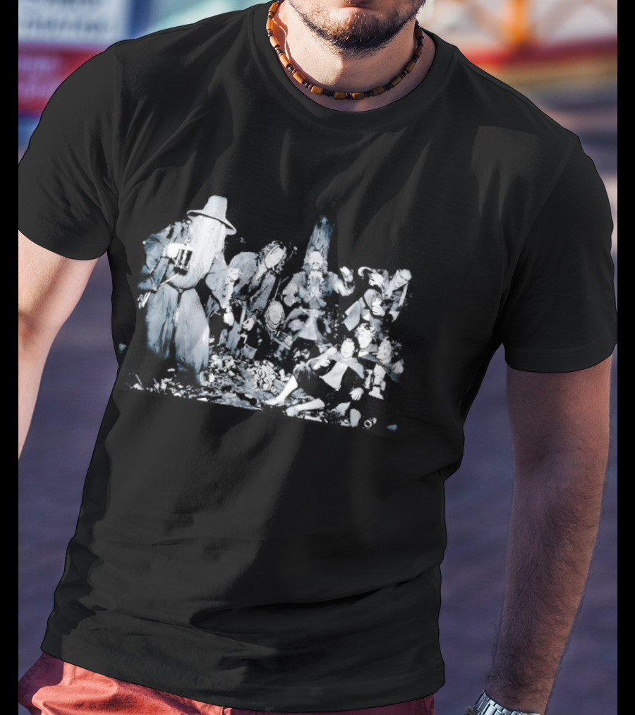 The Lord Of The Rings Fellowship Members Smoking Scene T-Shirt