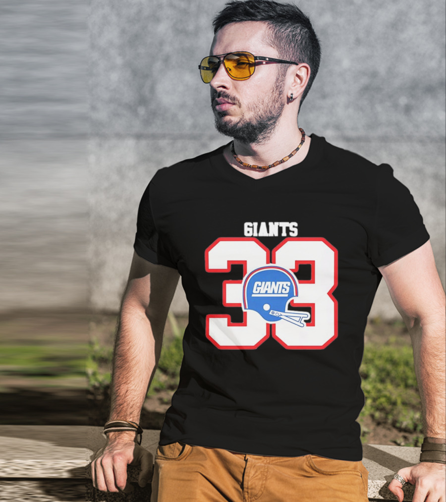 New York Giants 33 Helmet 80s Retro Football T-Shirt