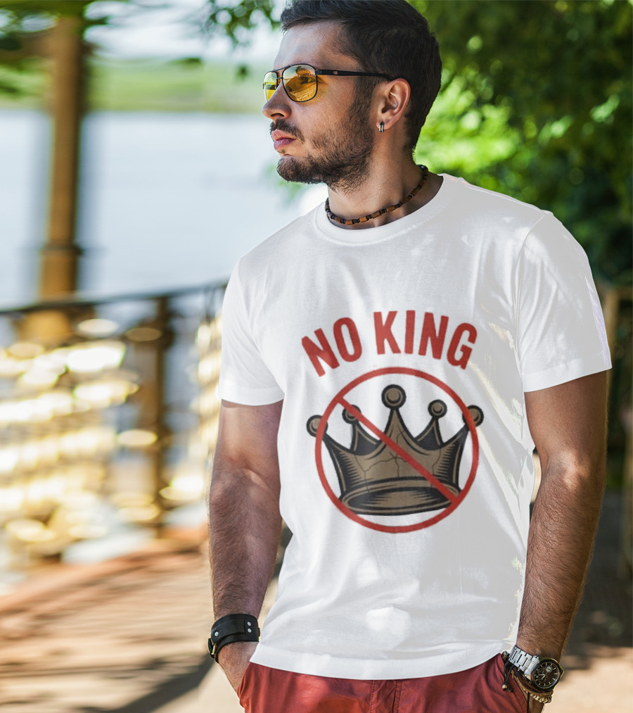 No King Anti Trump Crown Protest T-Shirt