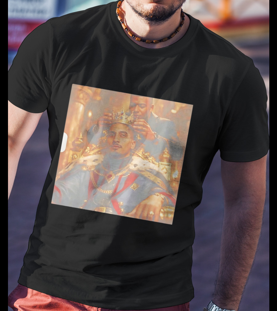 Raphinha Barcelona King Crowned Monarch Regal Throne Scene T-Shirt
