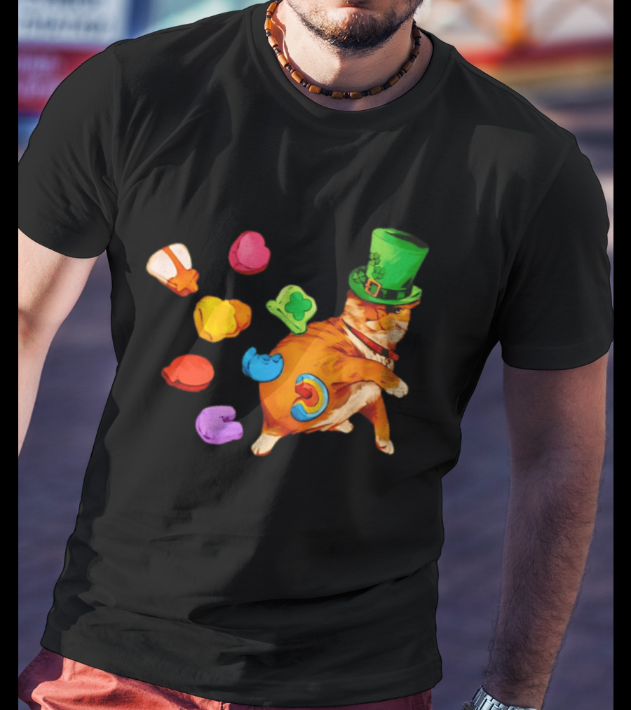 Lucky Cat With Green Clover Hat And Multicolored Elements St Patrick's Day T-Shirt