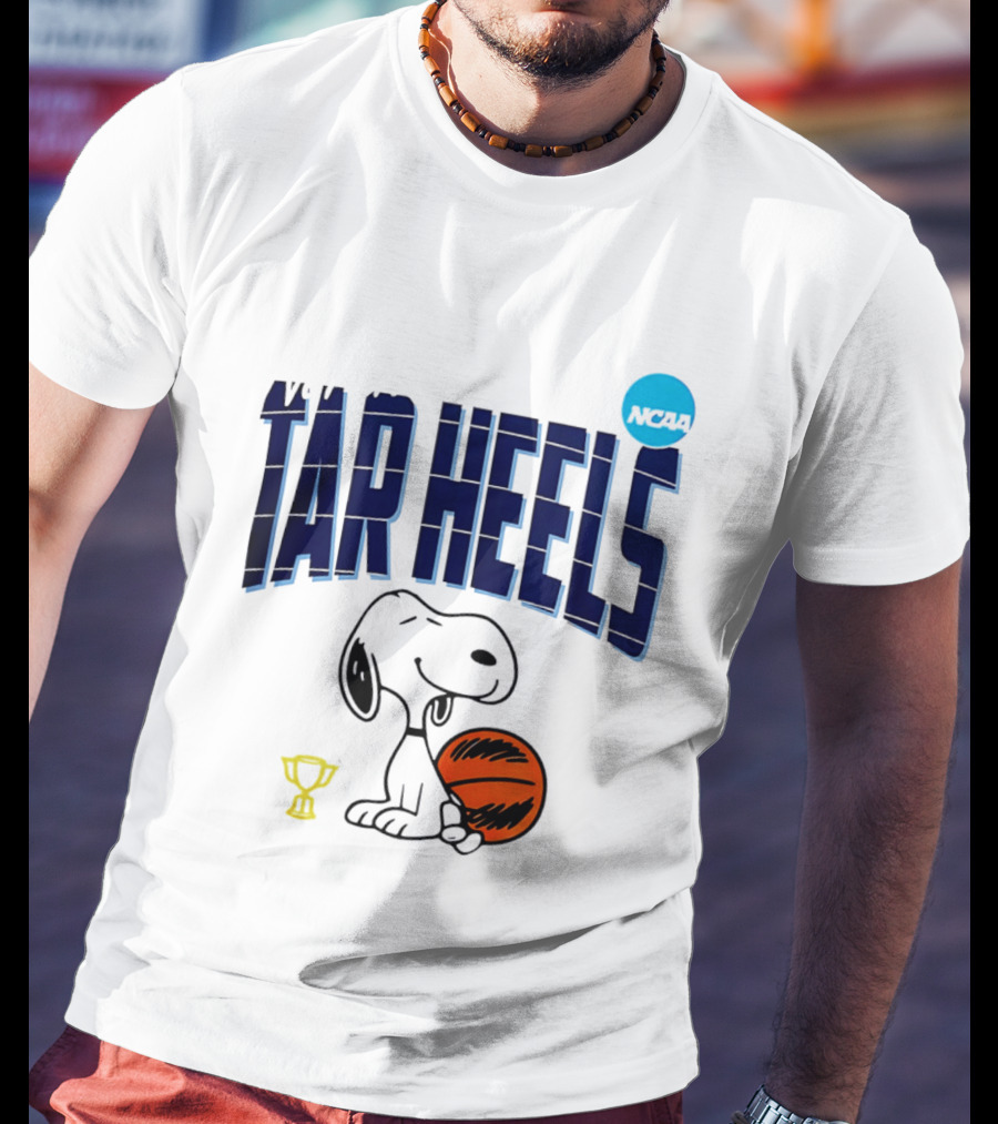 North Carolina Tar Heels Snoopy Basketball NCAA March Madness 2026 T-Shirt