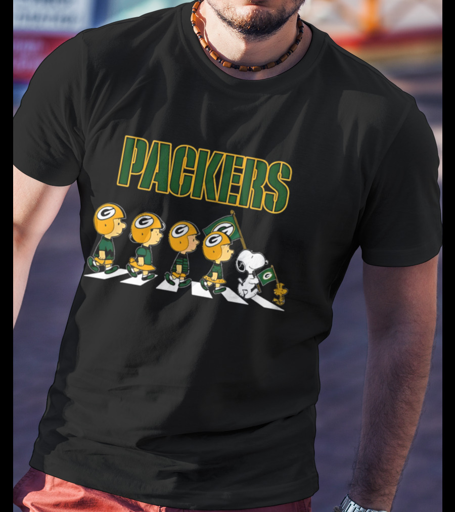 Peanuts Green Bay Packers Snoopy Woodstock Flag Walking T-Shirt