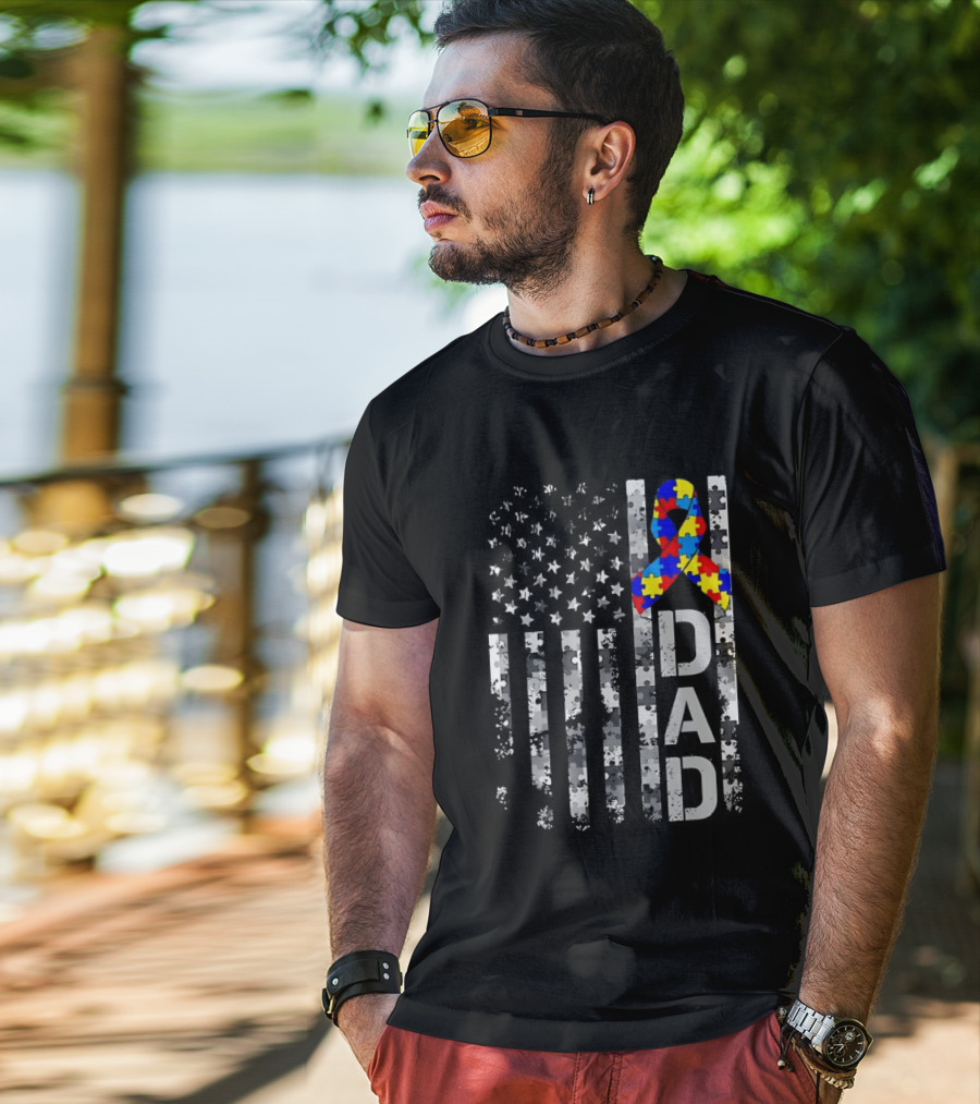 USA Flag With Autism Awareness Puzzle Ribbon Dad Fathers Day T-Shirt