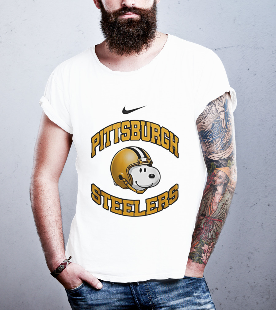 Nike Pittsburgh Steelers Snoopy Helmet 2026 T-Shirt
