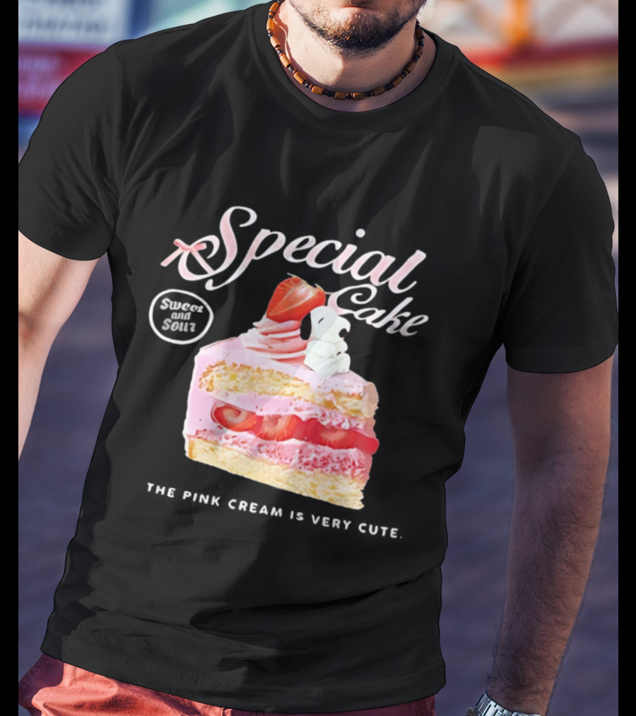 Special Cake Pink Cream With Strawberry And Snoopy T-Shirt