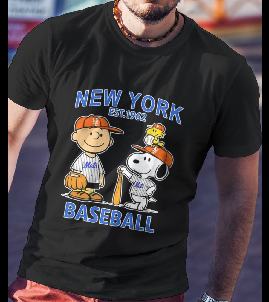 Charlie Brown And Snoopy New York Mets Baseball Est 1962 T-Shirt