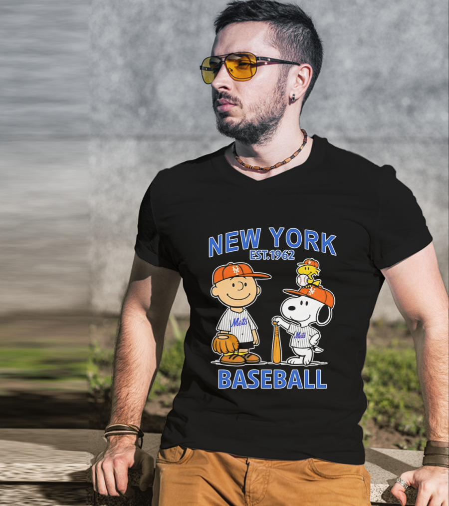 Charlie Brown And Snoopy New York Mets Baseball Est 1962 T-Shirt