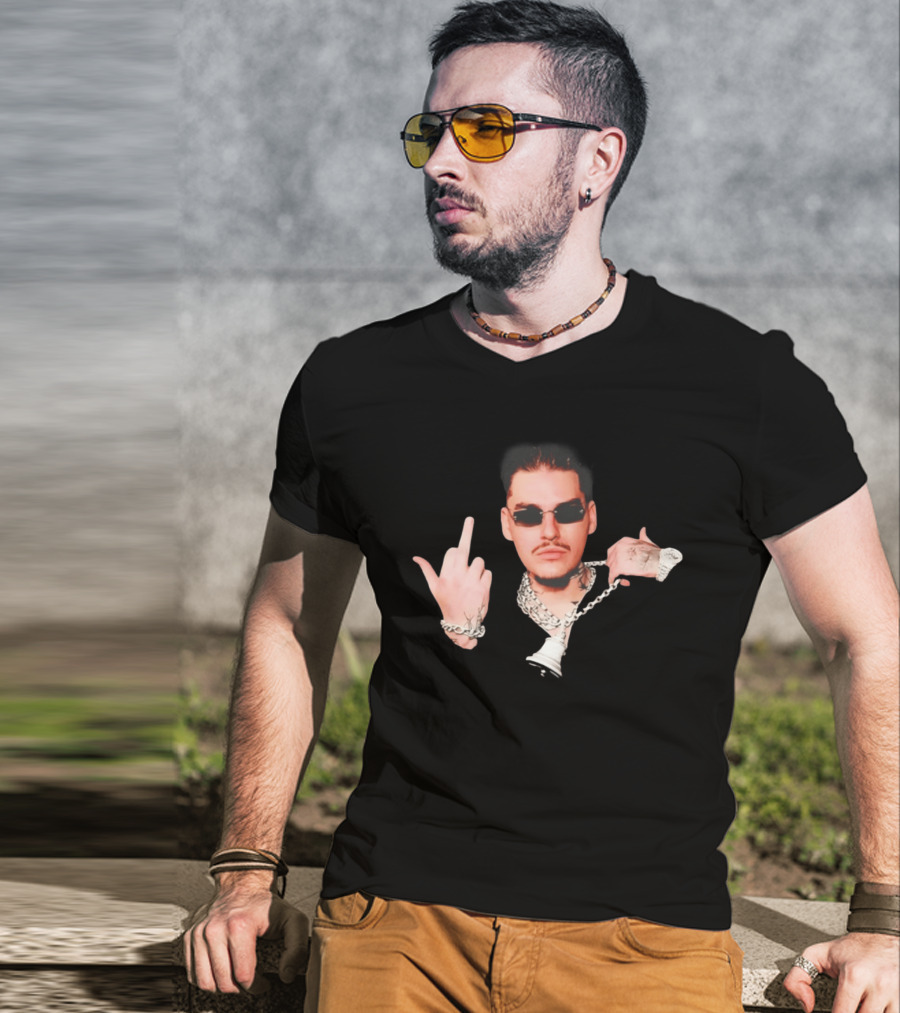 Yeat Rapper Star With Sunglasses Chain Middle Finger Gesture T-Shirt