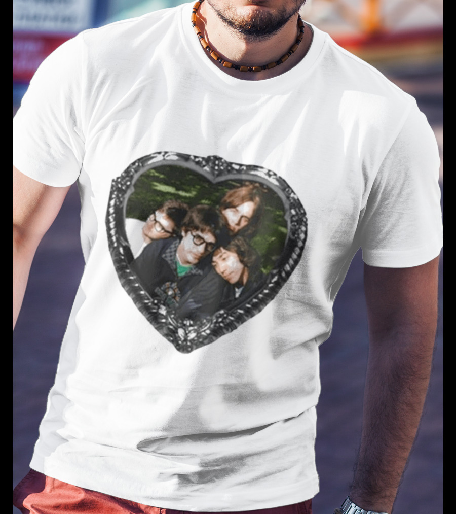 The Lazy Eyes Album Purple Show Heart Frame Band Photo T-Shirt