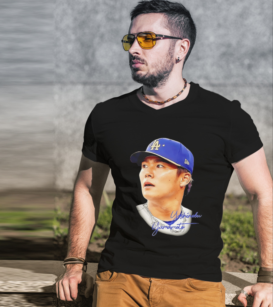 Yoshinobu Yamamoto Los Angeles Dodgers Baseball Player T-Shirt