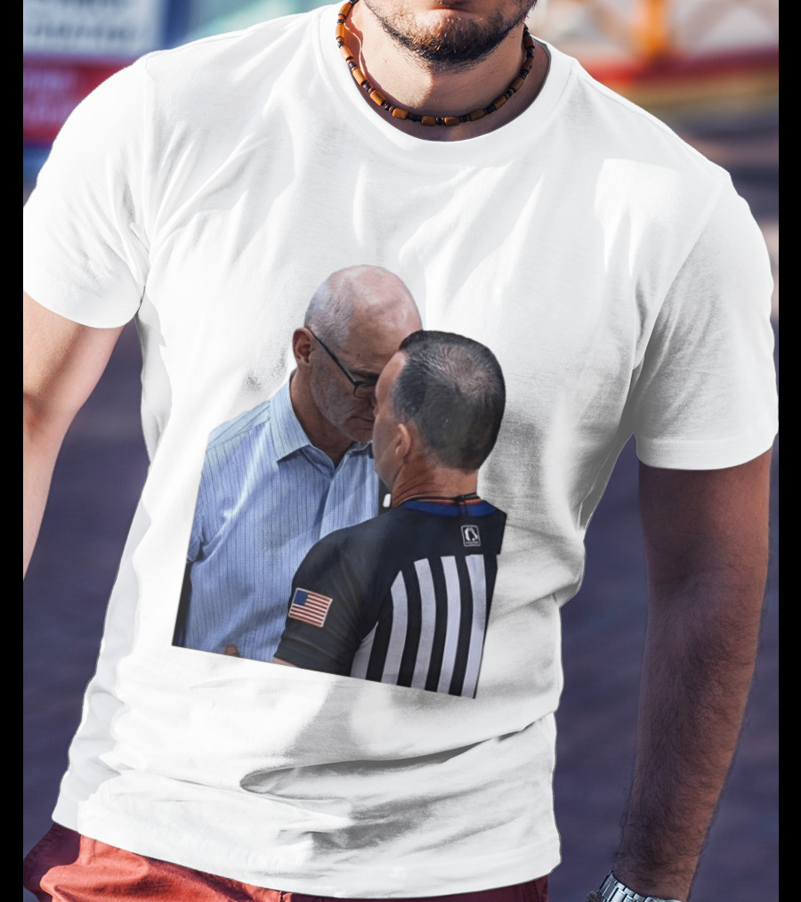 Dan Hurley Uconn Huskies Headbutt Confrontation With Referee Basketball Moment T-Shirt