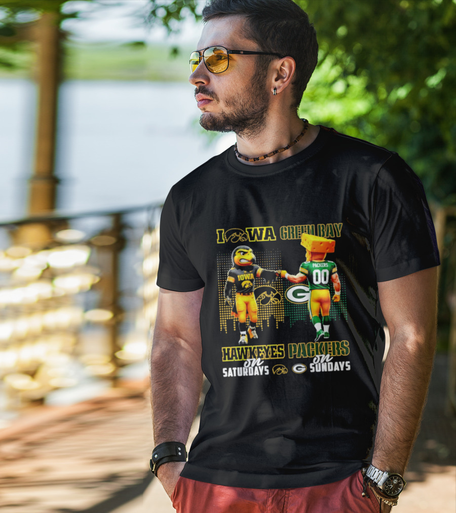 Iowa Hawkeyes On Saturdays Green Bay Packers On Sundays City Skyline T-Shirt