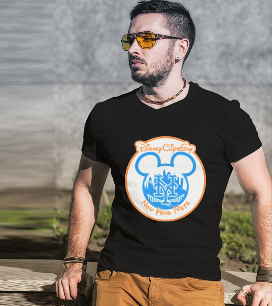 Disney Cups Guy New York Mets Mickey Ears T-Shirt