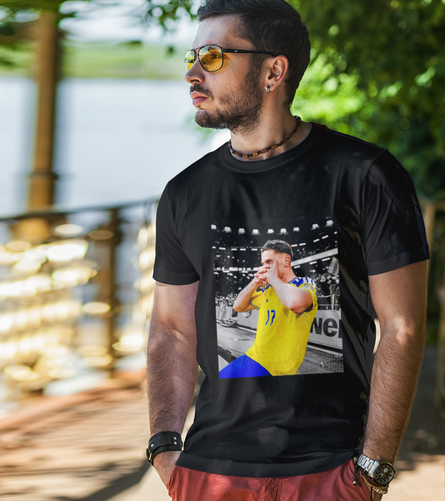 Viktor Gyokeres Sweden Yellow Soccer Jersey Celebration T-Shirt