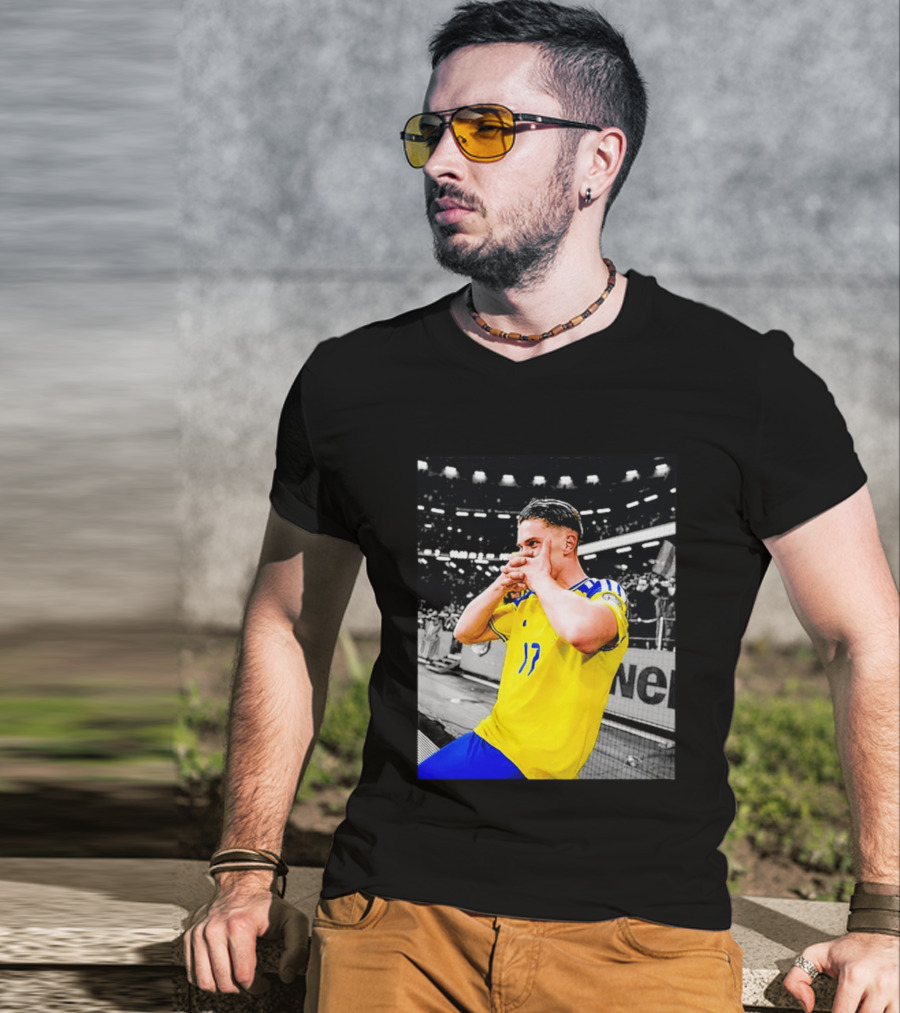 Viktor Gyokeres Sweden Yellow Soccer Jersey Celebration T-Shirt