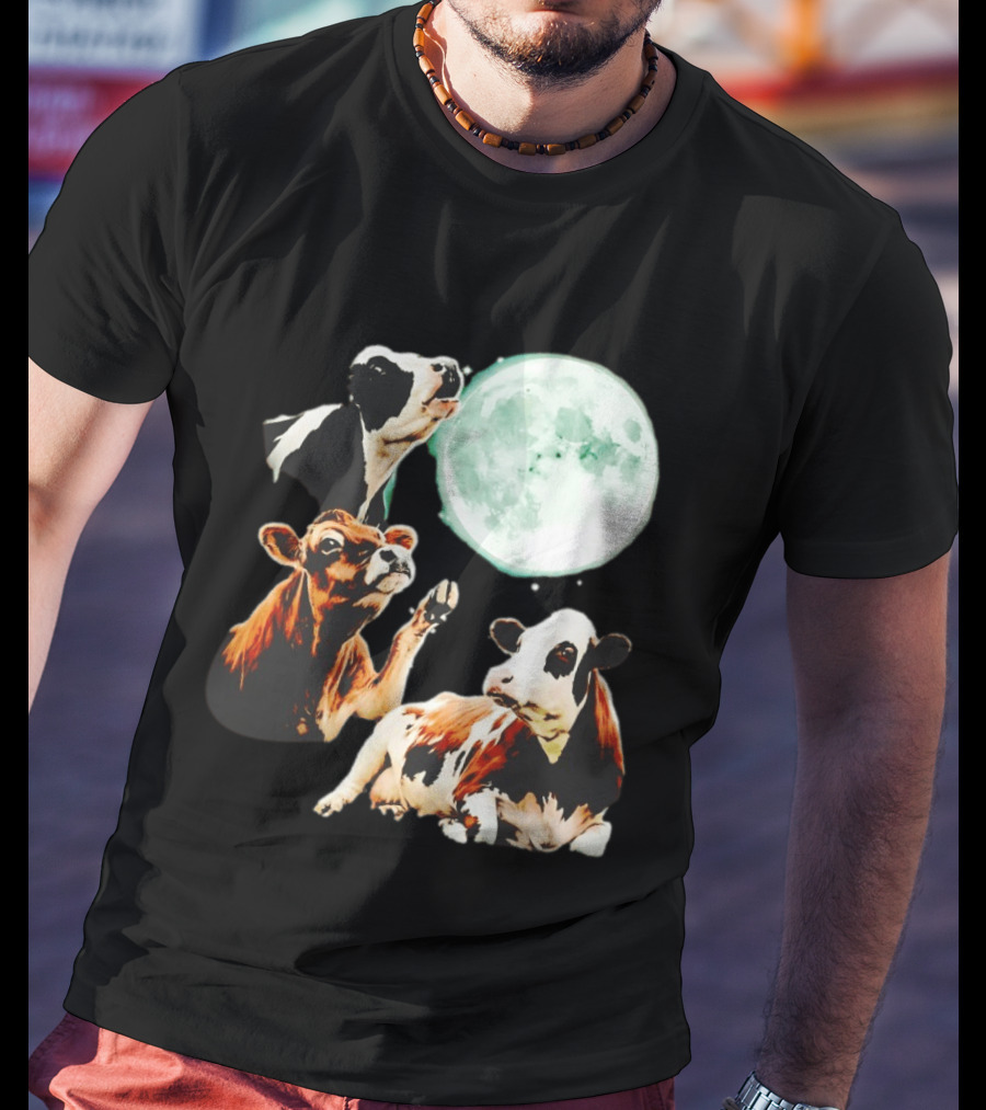 Cow Howling At Moon With Three Cows And Full Moon Scene T-Shirt