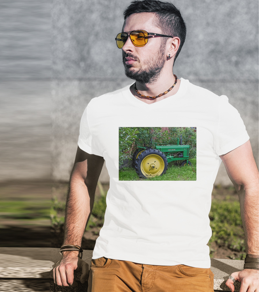 John Deere Model B Tractor Vintage Farming Machinery T-Shirt