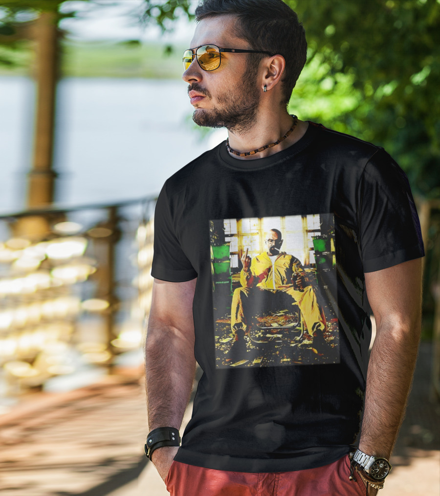 Breaking Bad Walter White Iconic Yellow Suit Middle Finger Scene T-Shirt