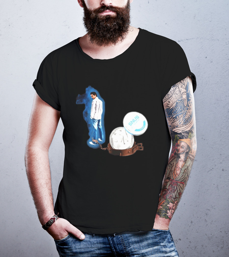 A Snus Gekettet Meme With Snus Tin And Chain T-Shirt