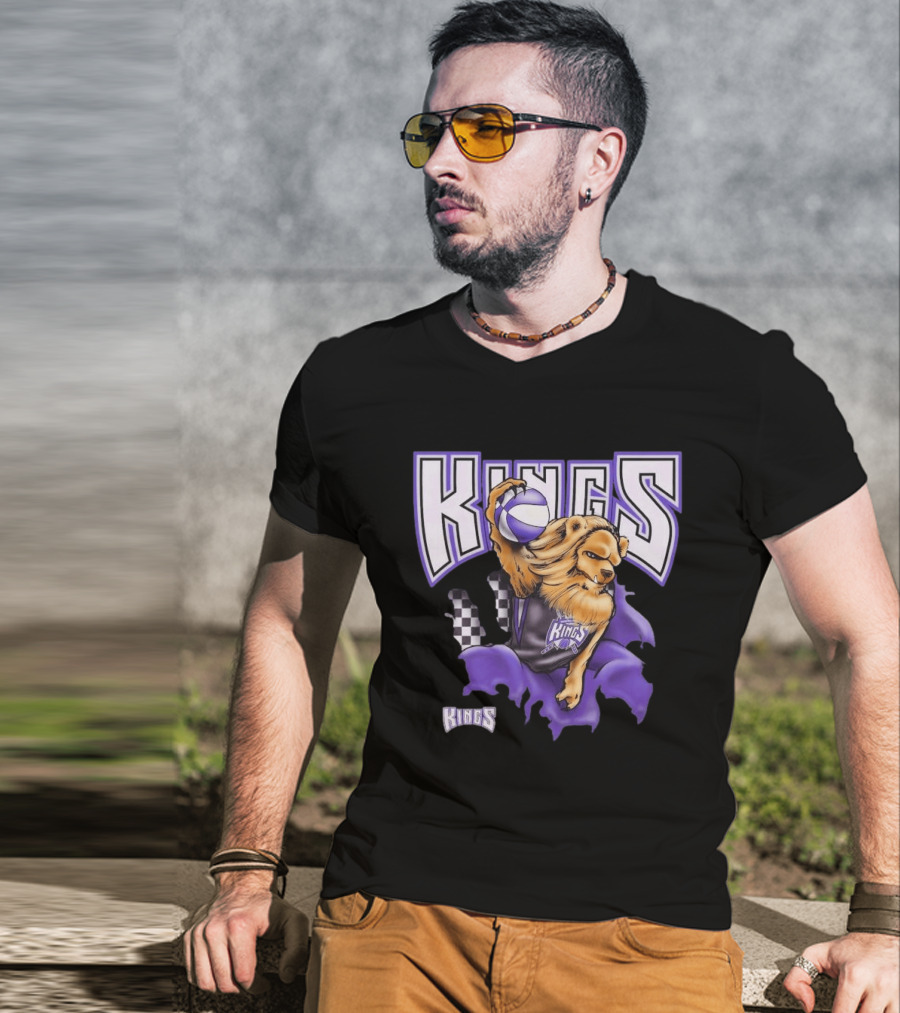 Mitchell & Ness Purple Sacramento Kings Breakthrough Fierce Lion Basketball T-Shirt