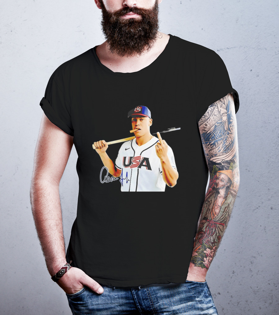 Aaron Judge USA World Baseball Smoking Middle Finger Gesture Iconic Sports Symbolism T-Shirt