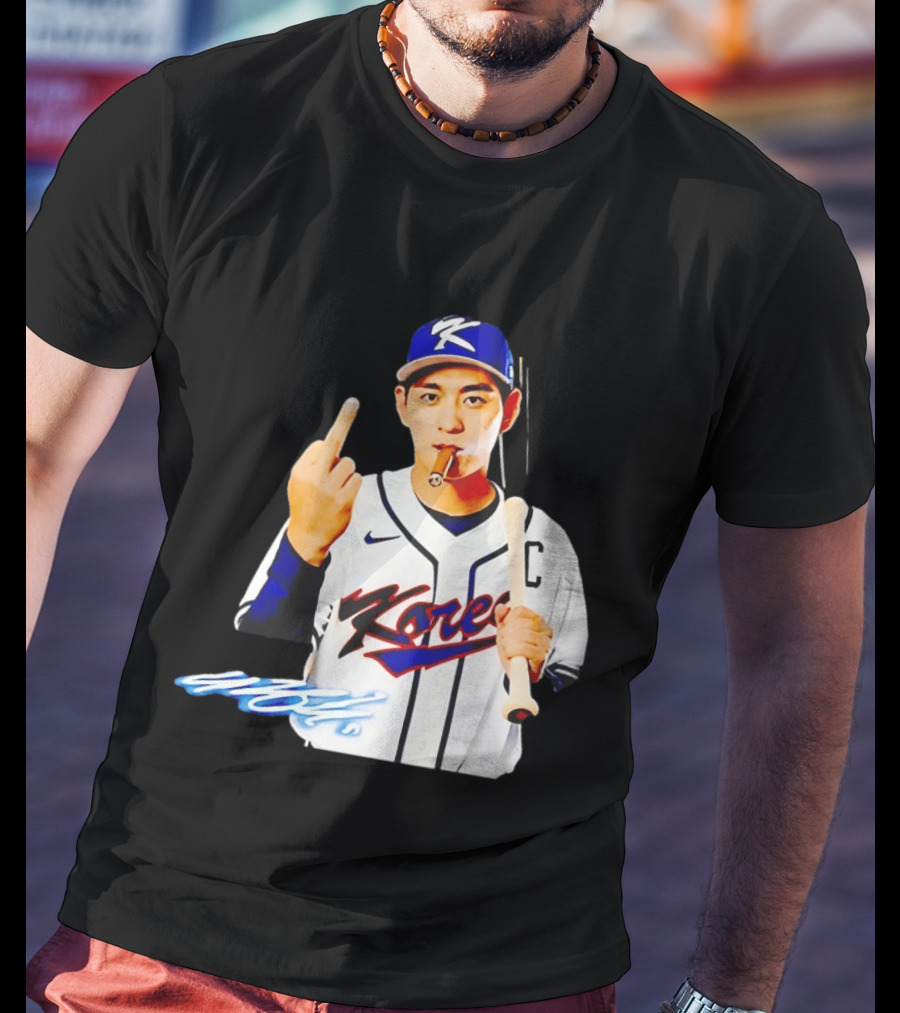 Korea World Baseball Jung Hoo Lee Smoking Cigar Middle Finger T-Shirt