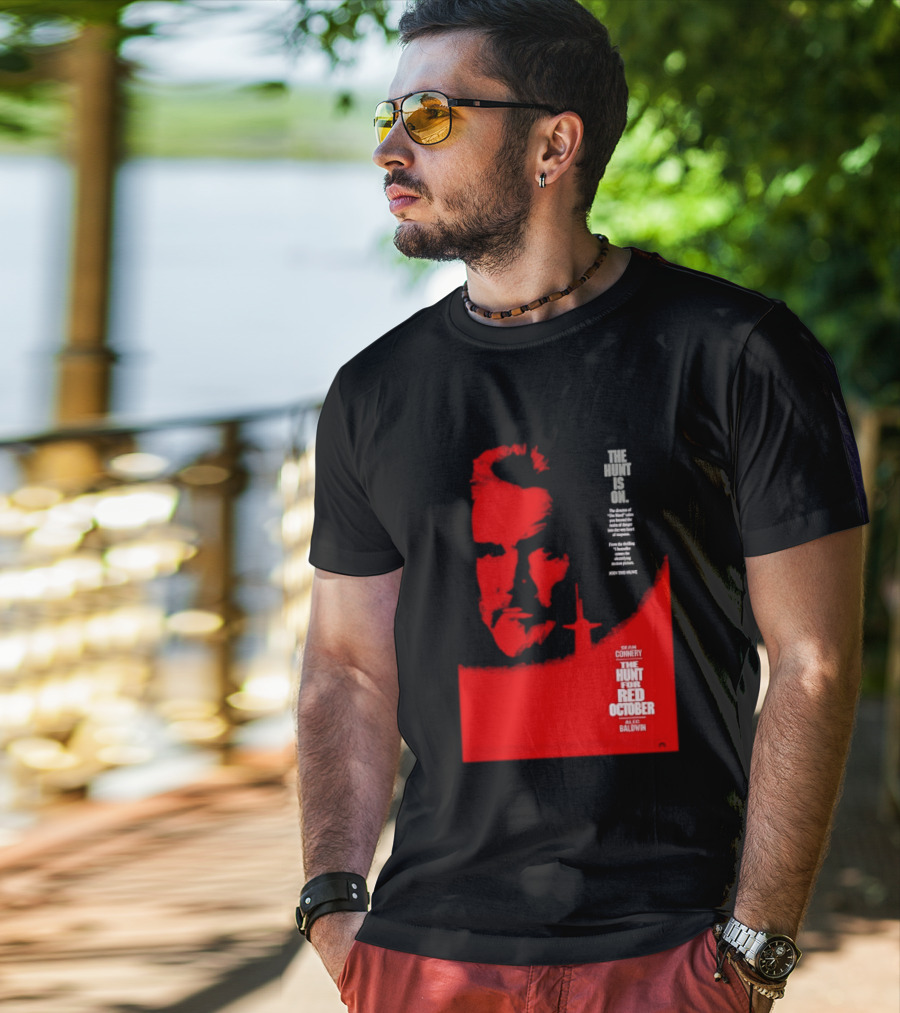 The Hunt Is On For The Hunt For Red October 1990 Movie Sean Connery Alec Baldwin T-Shirt