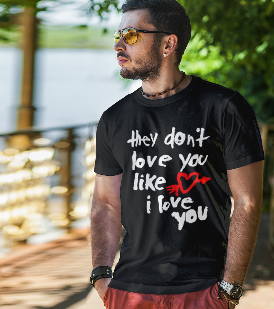 Yeah Yeah Yeahs They Don't Love You Like I Love You Red Heart Arrow T-Shirt