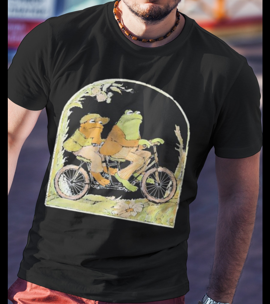 Frog And Toad Riding Vintage Bicycle Halloween Style T-Shirt
