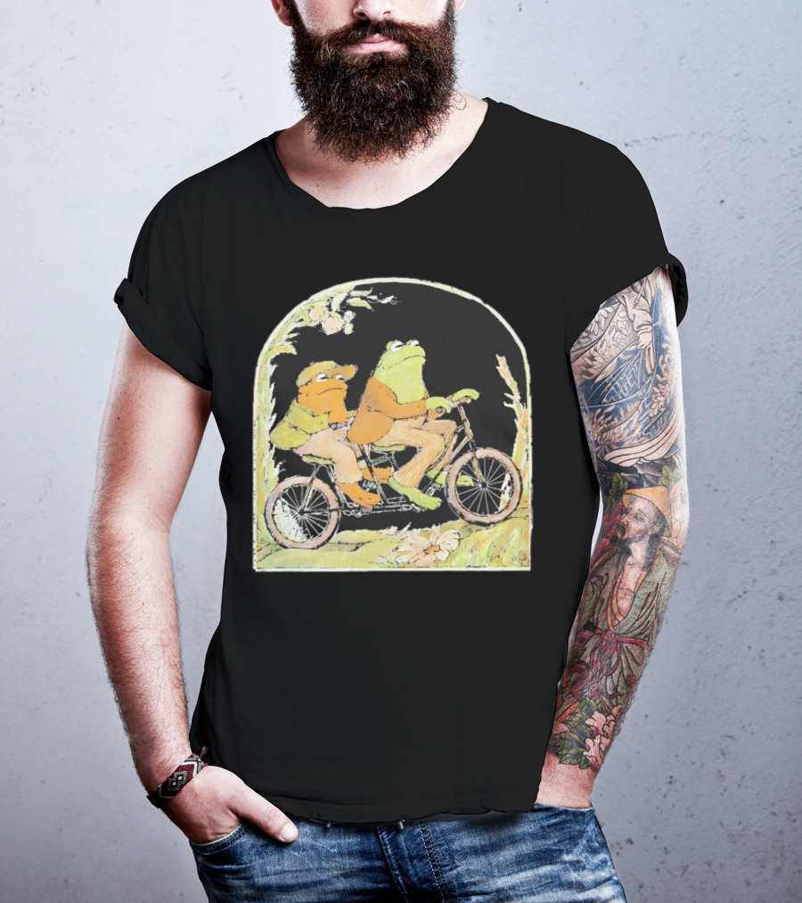 Frog And Toad Riding Vintage Bicycle Halloween Style T-Shirt