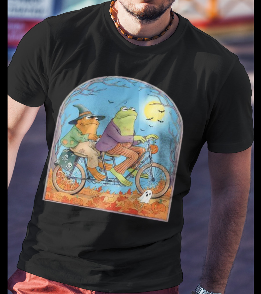 Vintage Frog And Toad Halloween Tandem Bike Moonlit Scene T-Shirt