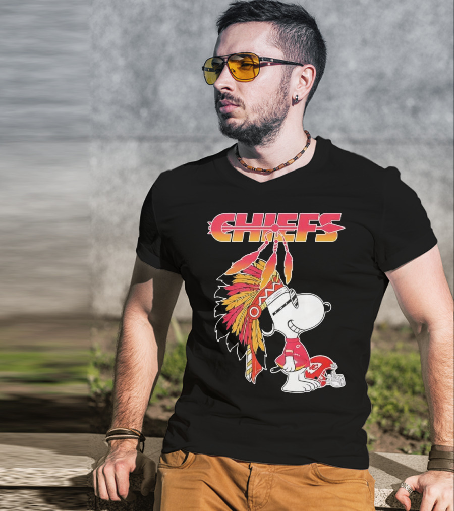 Kansas City Chiefs Snoopy Native American Helmet Charlie Brown NFL Peanuts Crossover T-Shirt