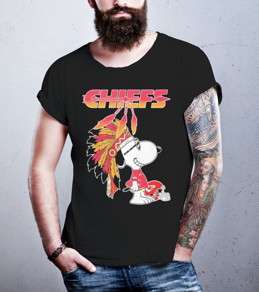 Kansas City Chiefs Snoopy Native American Helmet Charlie Brown NFL Peanuts Crossover T-Shirt