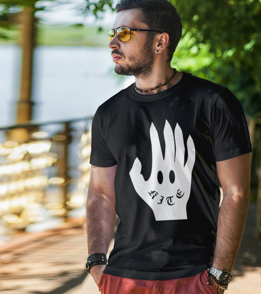 Kite Smile Hand By Stefan Fält T-Shirt