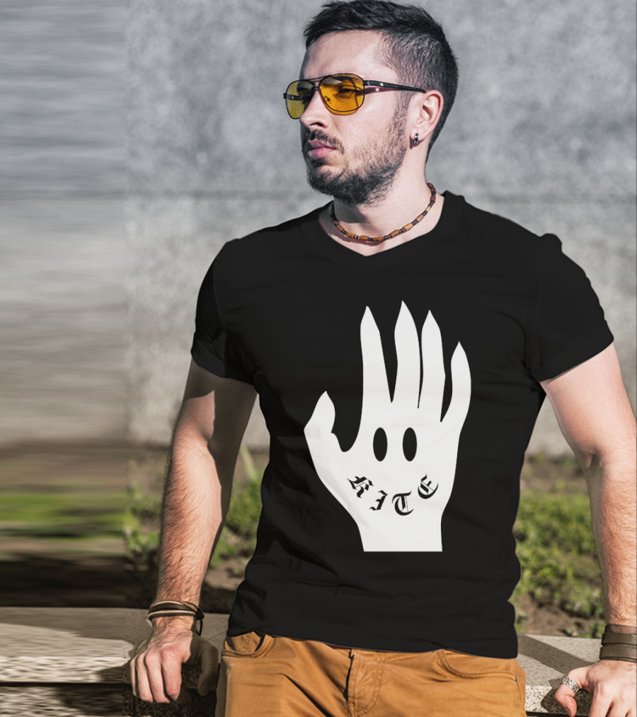 Kite Smile Hand By Stefan Fält T-Shirt