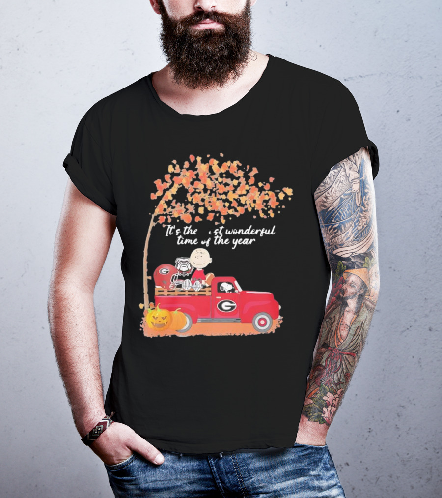 Snoopy Charlie Brown Georgia Bulldogs Red Truck Fall Halloween T-Shirt