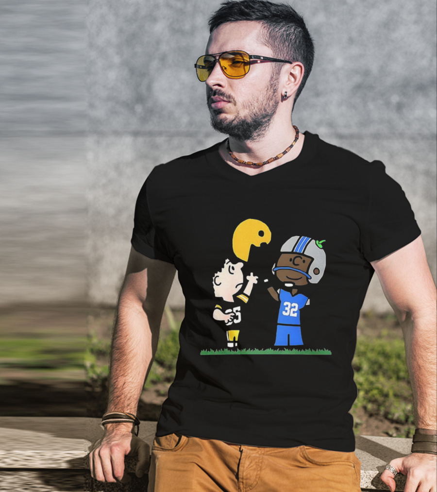Green Bay Packers Vs Detroit Lions Peanuts Cartoon Lucy Charlie Brown Football T-Shirt