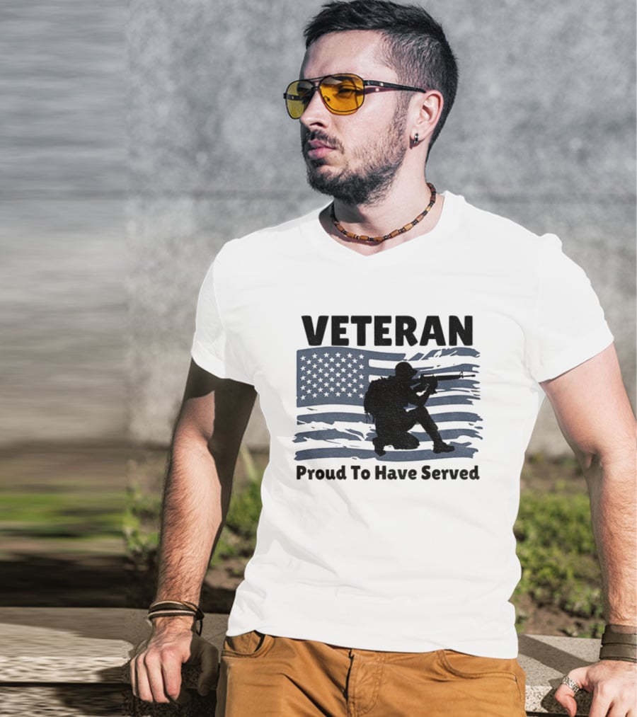 Veteran Proud To Have Served American Flag And Soldier Kneeling T-Shirt