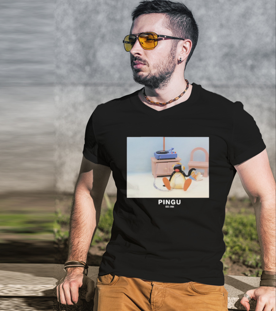 Pingu Chill 1986 Retro Music Vibes T-Shirt