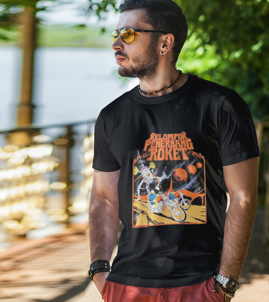 Kelompor Penerbang Roket Astronauts On Motorbikes With Mars And Spacecraft T-Shirt