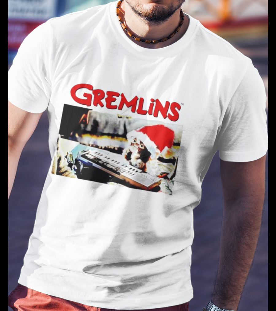 Gremlins Gizmo Christmas Santa Hat Keyboard Scene T-Shirt