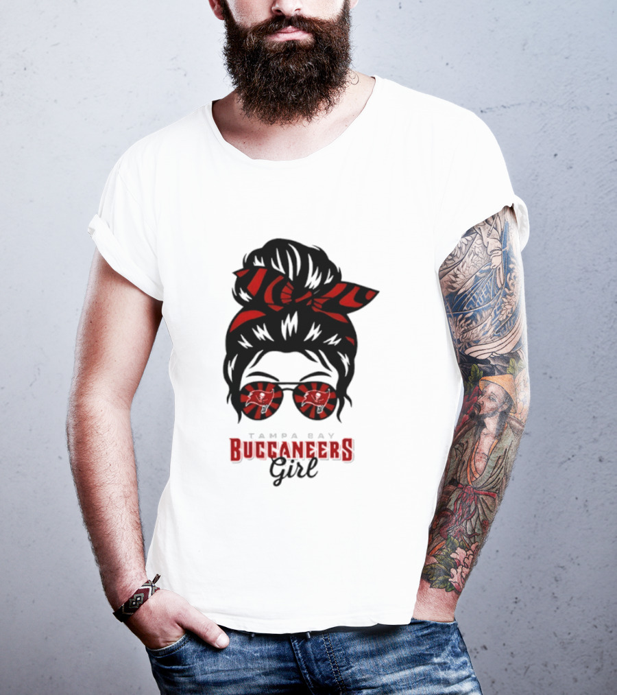 Tampa Bay Buccaneers Girl Messy Bun Glasses Bow And Sunglasses Fan T-Shirt