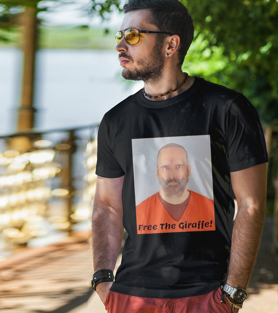 Free The Giraffe Shot Funny Jail Photo T-Shirt