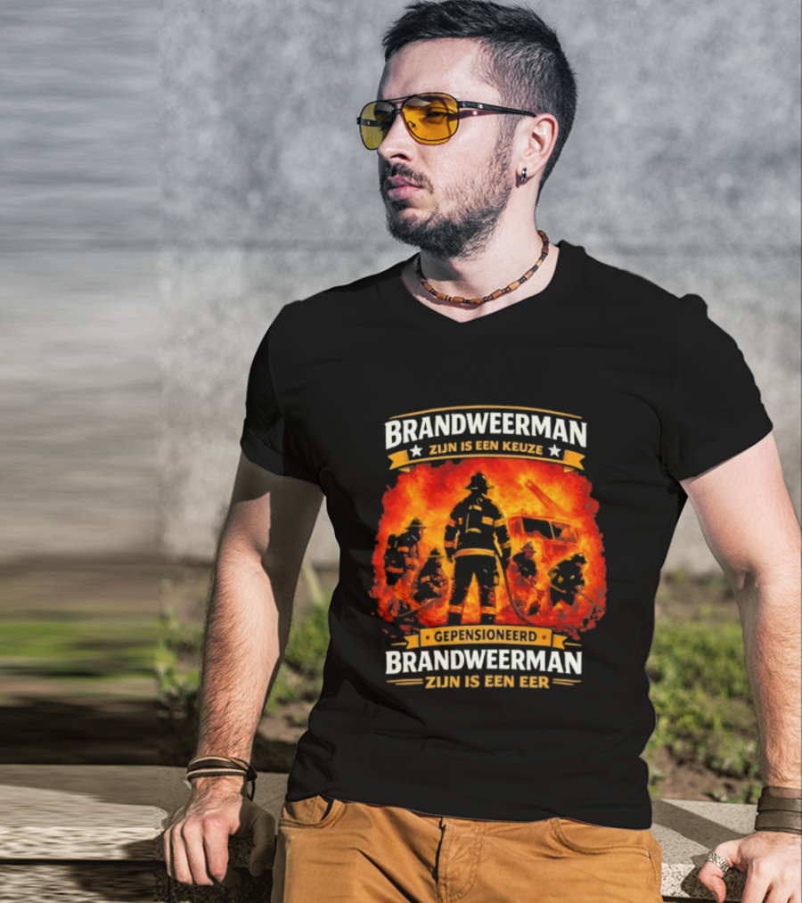 Gepensioneerd Brandweerman Zijn Is Een Eer Keuze En Eer Voor Brandweerman T-Shirt