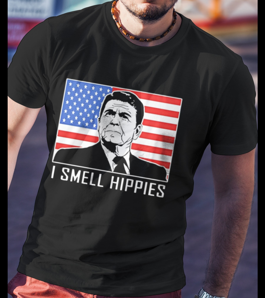 I Smell Hippies Ronald Reagan American Flag Stars And Stripes T-Shirt