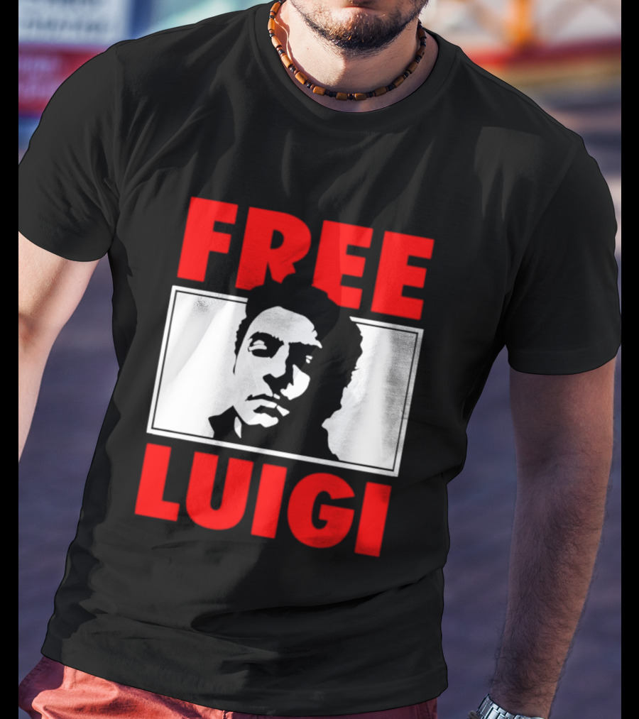 Free Luigi Mangione Shot Face Red T-Shirt