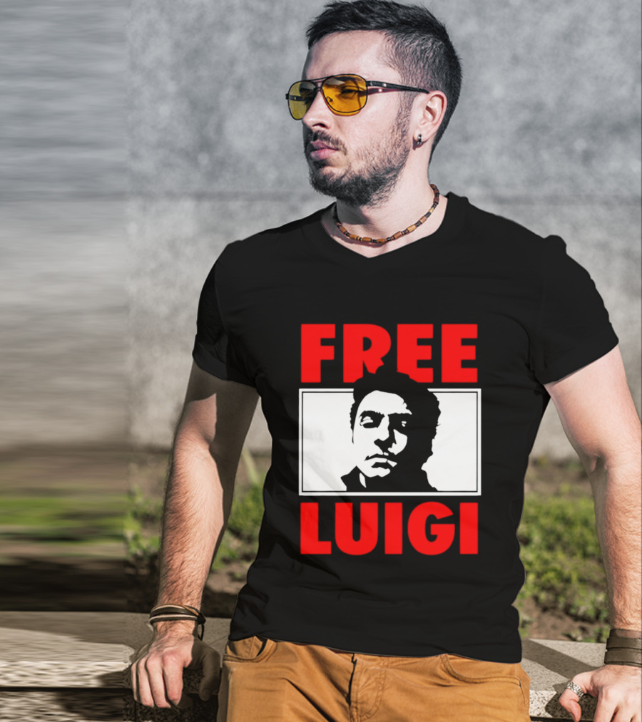 Free Luigi Mangione Shot Face Red T-Shirt