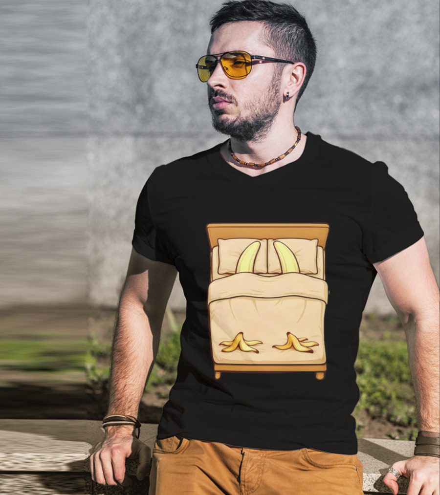 Funny Banana In Bed Sleeping Humor T-Shirt
