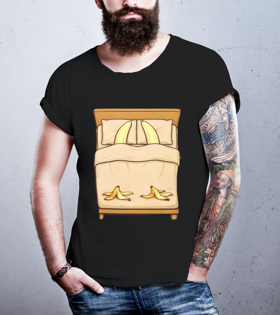Funny Banana In Bed Sleeping Humor T-Shirt